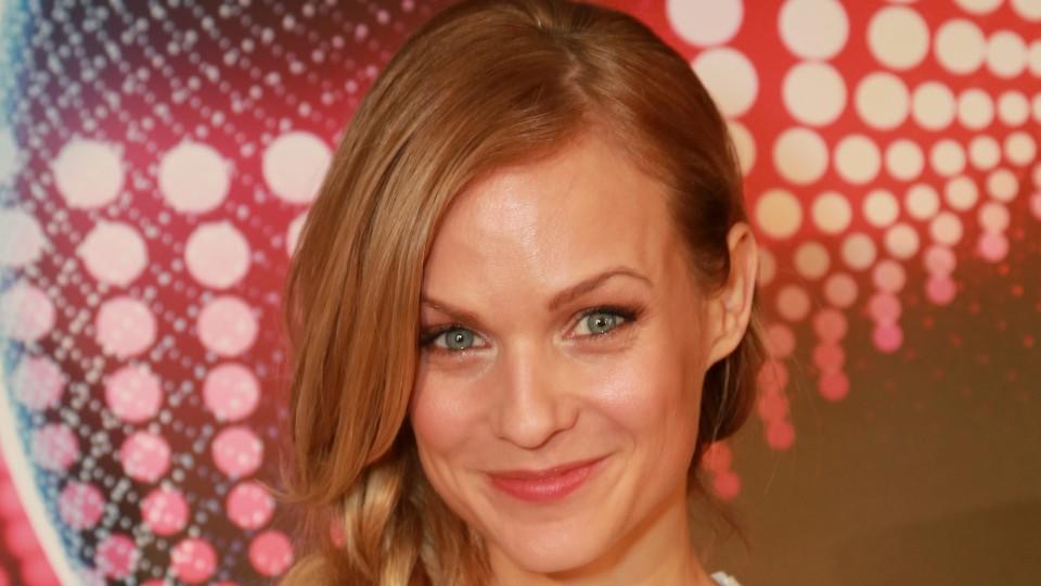 Mirjam Weichselbraun: Die TV-Karriere der vielseitigen Österreicherin Österreicherin Mirjam Weichselbraun