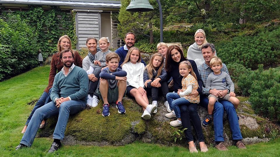 Kronprinzessin Victoria, Haakon, Frederik und Guillaume: Wann darf die junge Generation auf den Thron? Victoria, Haakon, Frederik und Guillaume beim Sommerfest