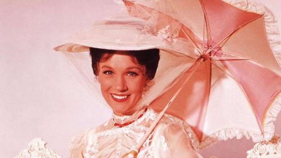 Jennifer Garner telefoniert mit „Mary Poppins“-Star Julie Andrews und wird zum „Fangirl“ Julie Andrews als Mary Poppins (1964)