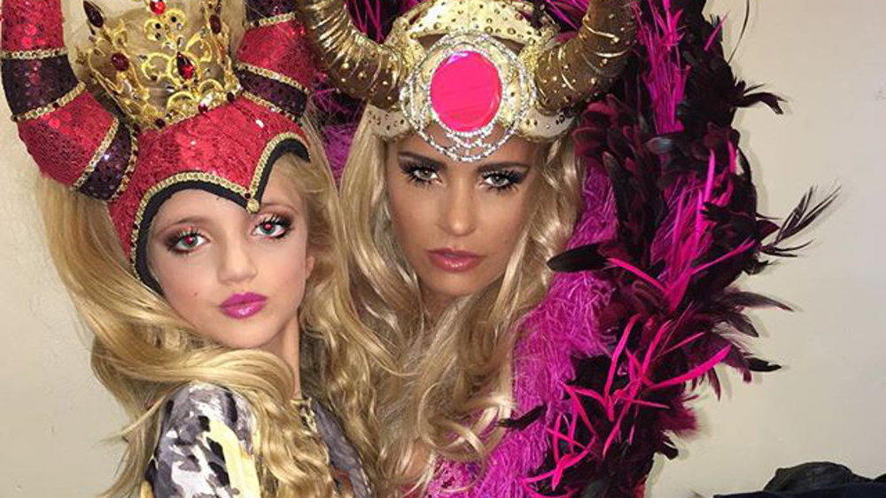 Katie Price schockiert mit Fotos ihrer geschminkten Tochter Princess Katie Price schockiert mit Fotos ihrer geschminkten Tochter Princess
