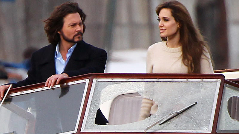 Jolie vs. Depp: Mega-Zoff am Set Jolie vs. Depp: Mega-Zoff am Set