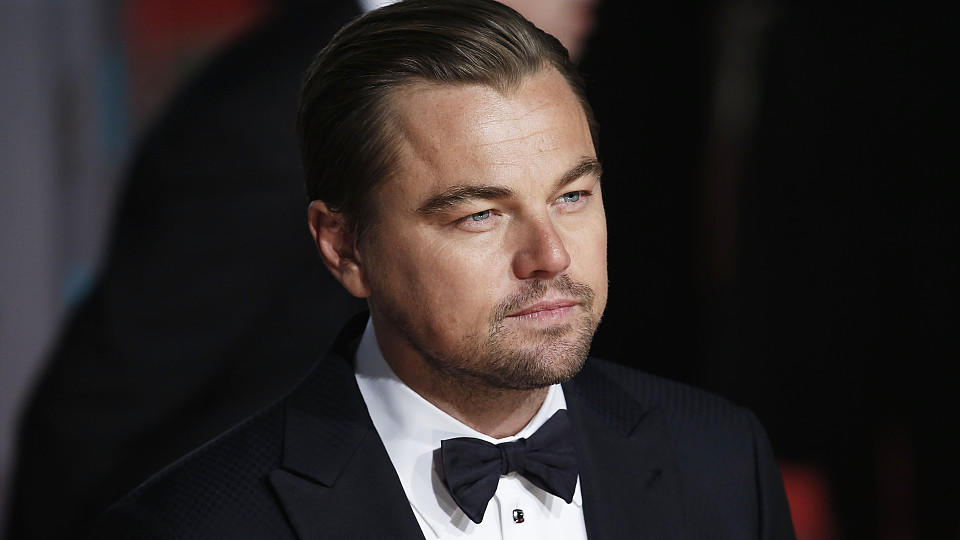 Leonardo DiCaprio gewinnt ersten 'BAFTA'-Award Leonardo DiCaprio gewinnt seinen ersten 'BAFTA' Award.