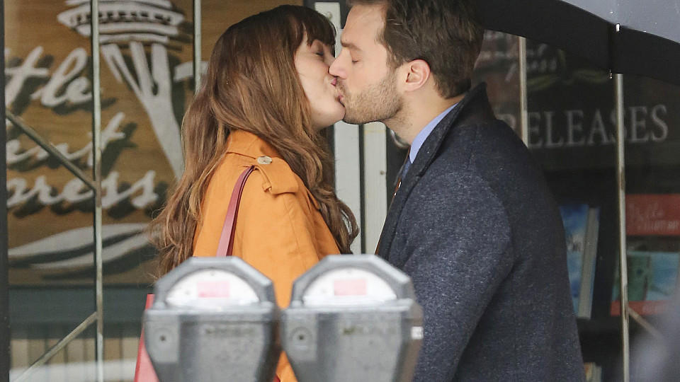 'Fifty Shades Darker': Erste Bilder vom Filmset mit Dakota Johnson und Jamie Dornan 'Fifty Shades Darker': Erste Bilder vom Set mit Dakota Johnson und Jamie Dornan.