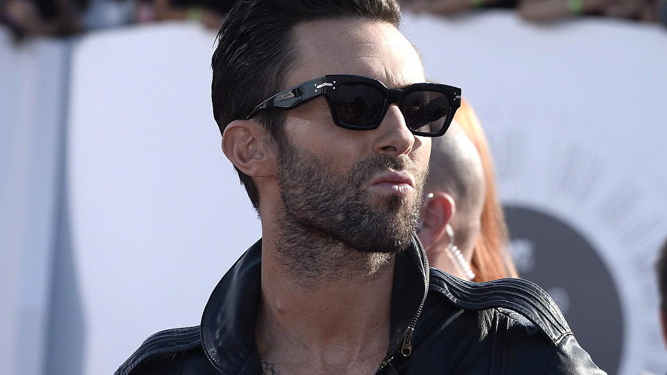 Getöteter 'The Voice'-Star Christina Grimmie: Adam Levine will für Beerdigung zahlen Getöteter "The Voice"-Star: Adam Levine will für Beerdigung zahlen