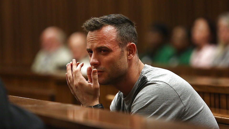Oscar Pistorius: Erstes TV-Interview mit schockierenden Details Oscar Pistorius ist sich sicher: Reeva würde seine Freiheit wollen