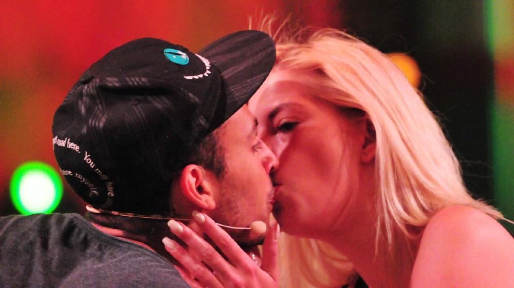 "Das Sommerhaus der Stars": Xenia und Rajab räumen ab "Das Sommerhaus der Stars": Xenia und Rajab räumen ab