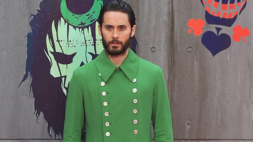 'Suicide Squad'-Premiere: Jared Leto erscheint im froschgrünen Mantel - eine Hommage an seine 'Joker'-Rolle? Jared Leto und das Joker-Gedächtnis-Outfit
