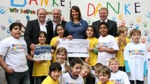 Projekt-Patin Franziska van Almsick: Förderung bestehender RTL-Kinderhäuser Spendenmarathon 2010: Patin Franziska van Almsick