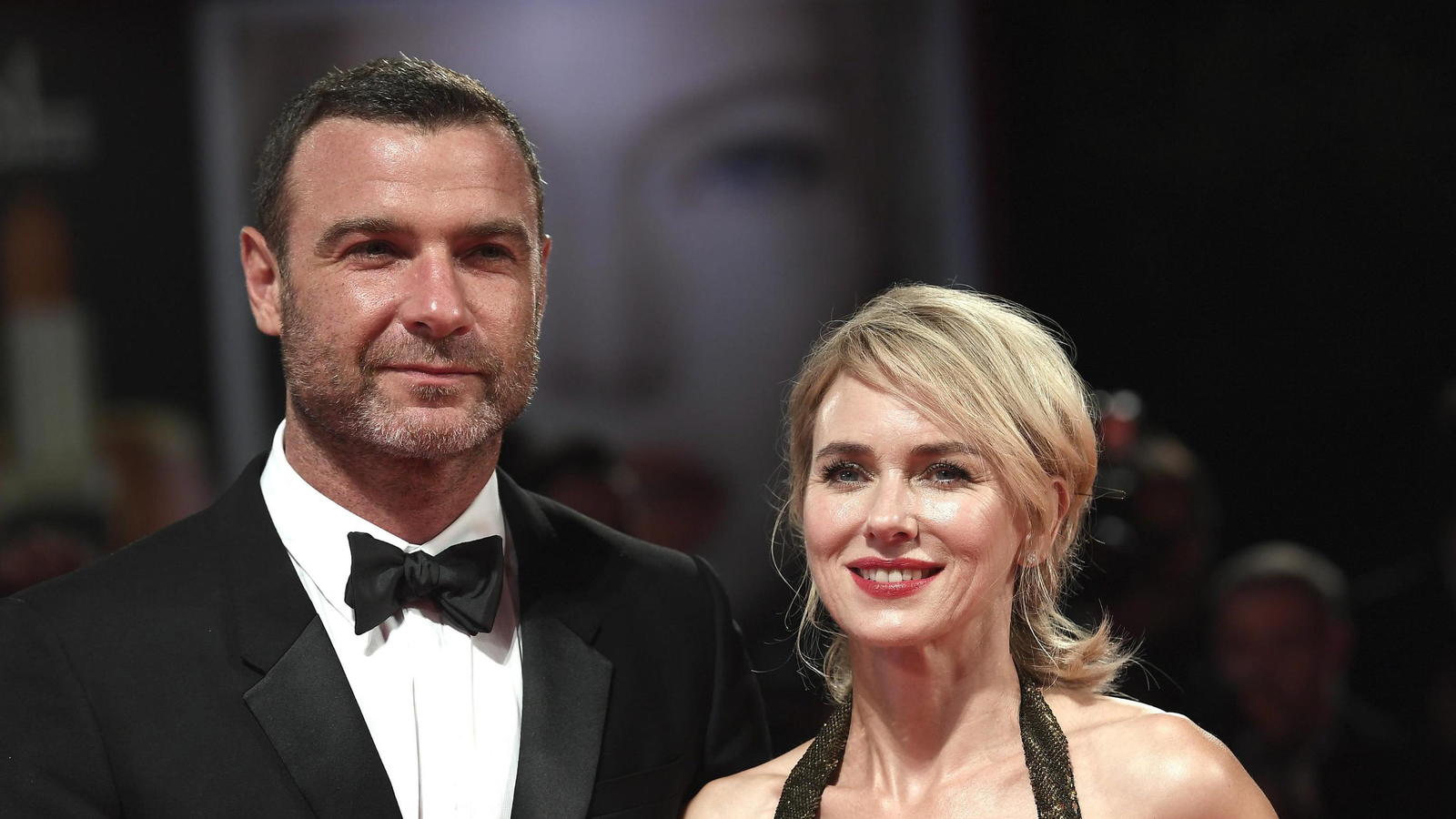 Naomi Watts und Liev Schreiber gehen nach elf gemeinsamen Jahren getrennte Wege epa05521103 US actor Liev Schreiber (L) and British actress Naomi Watts (R) arrive for the premiere of 'The Bleeder' during the 73rd Venice Film Festival in Venice, Italy, 02 September 2016. The festival runs from 31 August to 10 September. EPA/CLAUD