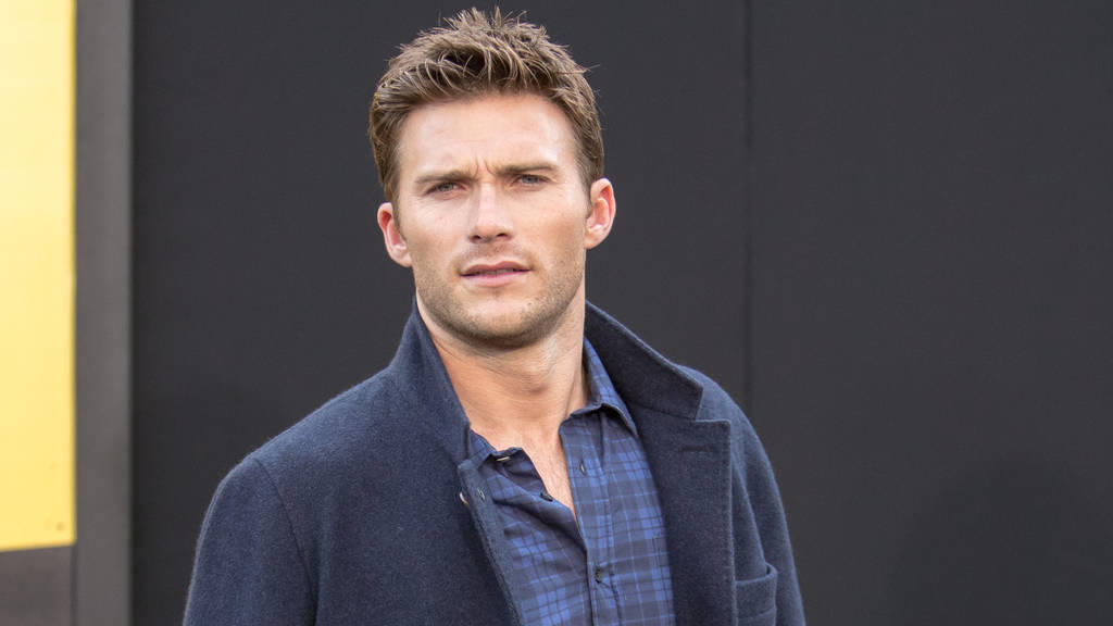 Shia LaBeouf ging am Film-Set auf seinen Co-Star Scott Eastwood los Scott Eastwood: Heiße Küsse mit Charlotte McKinney