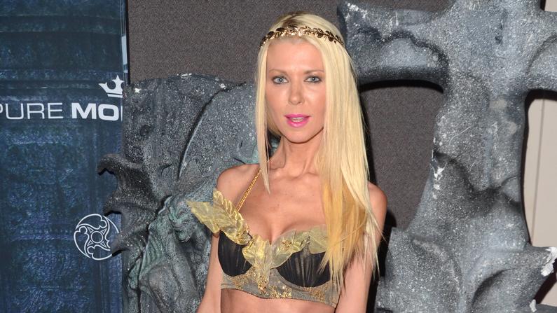 Tara Reid besorgniserregend dünn bei Halloween-Party: Fans sind schockiert! Tara Reid im Halloween-Kostüm.