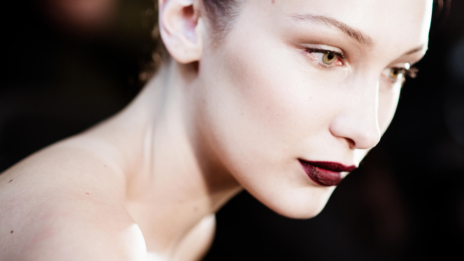 Erster Blick auf Bella Hadid als 'Victoria's Secret'-Engel Erster Blick auf Bella Hadid als 'Victoria's Secret'-Engel.