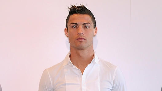 Cristiano Ronaldos Hoffnungsbotschaft an Kinder in Syrien: "Ihr seid die wahren Helden" Cristiano Ronaldo postet Hoffnungsbotschaft