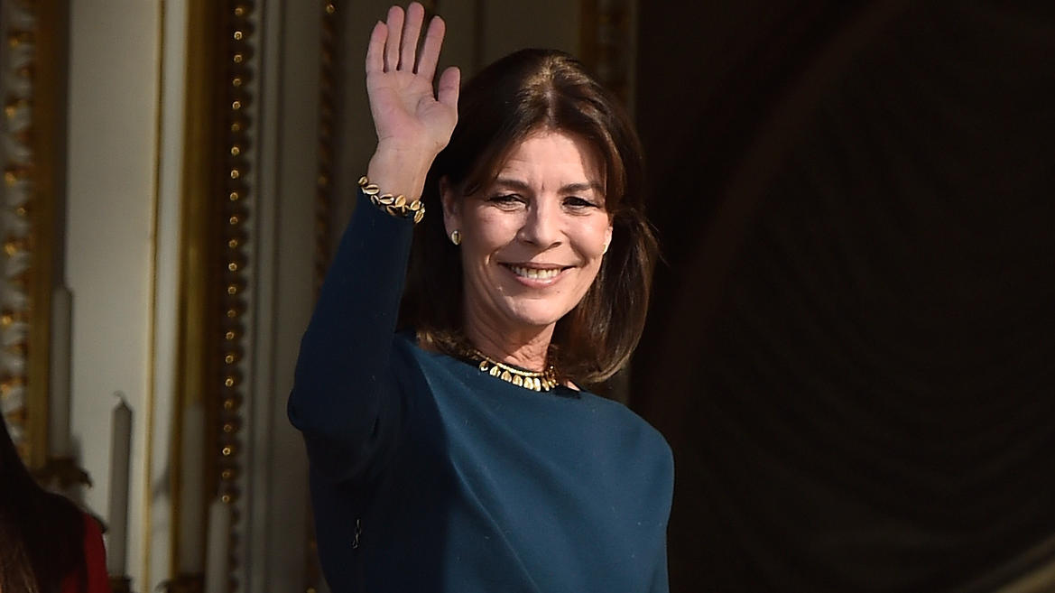 Caroline von Monaco wird 60: Eine starke Frau feiert sich und ihr turbulentes Leben MONACO - JANUARY 07: Princess Caroline of Monaco waves to the crowd as she attends the official presentation of the Monaco Twins on January 7, 2015 in Monaco, Monaco. (Photo by Pascal Le Segretain/Getty Images)