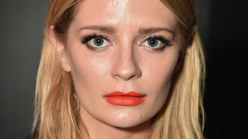 Mischa Barton: Das soll der wahre Grund für ihren Zusammenbruch sein Mischa Barton soll Drogen in ihren Drink gemischt bekommen haben