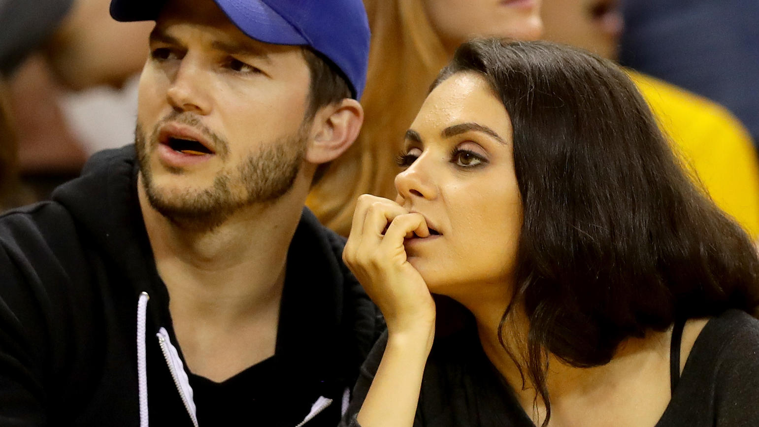 Aufstand in Hollywood: Stars erheben ihre Stimmen gegen Donald Trump Ashton Kutcher und Mila Kunis