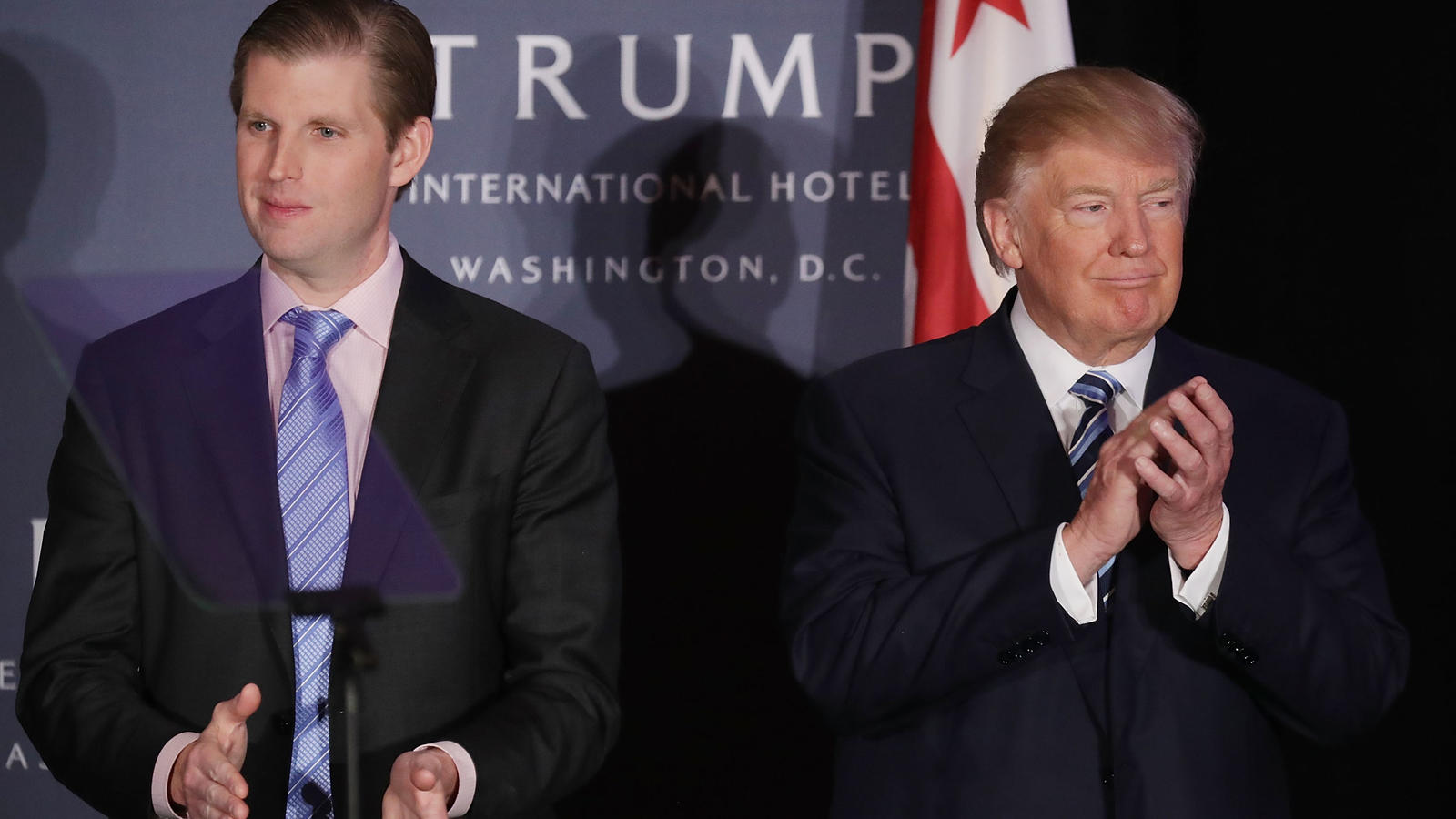 Donald Trump: Enkel Nummer neun ist unterwegs! Donald Trump mit seinem Sohn Eric