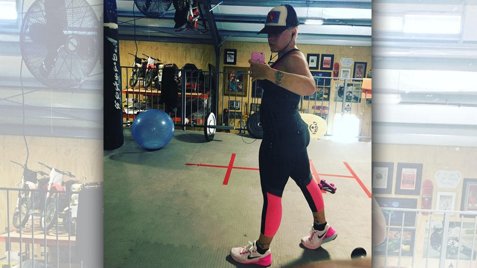 Pink: "Nach 'normalen Standards' bin ich fettleibig" Pink hat sich beim Sport geknipst