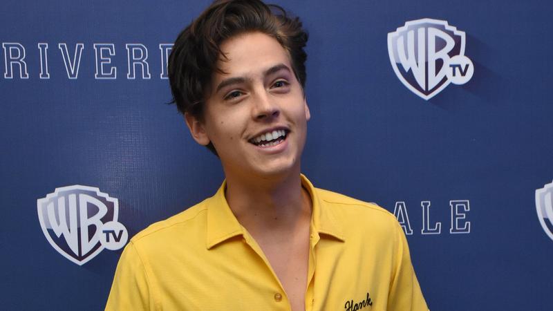 Cole Sprouse in „Friends“ : Verliebt in Jennifer Aniston April 6, 2017 - Mexico City, Mexico - Actor Cole Sprouse poses during a photocall to promote Riverdale Tv Series at Four Season Hotel on April 06, 2017 in Mexico City, Mexico Mexico City Mexico PUBLICATIONxINxGERxSUIxAUTxONLY - ZUMAn230 20170406_zaa_