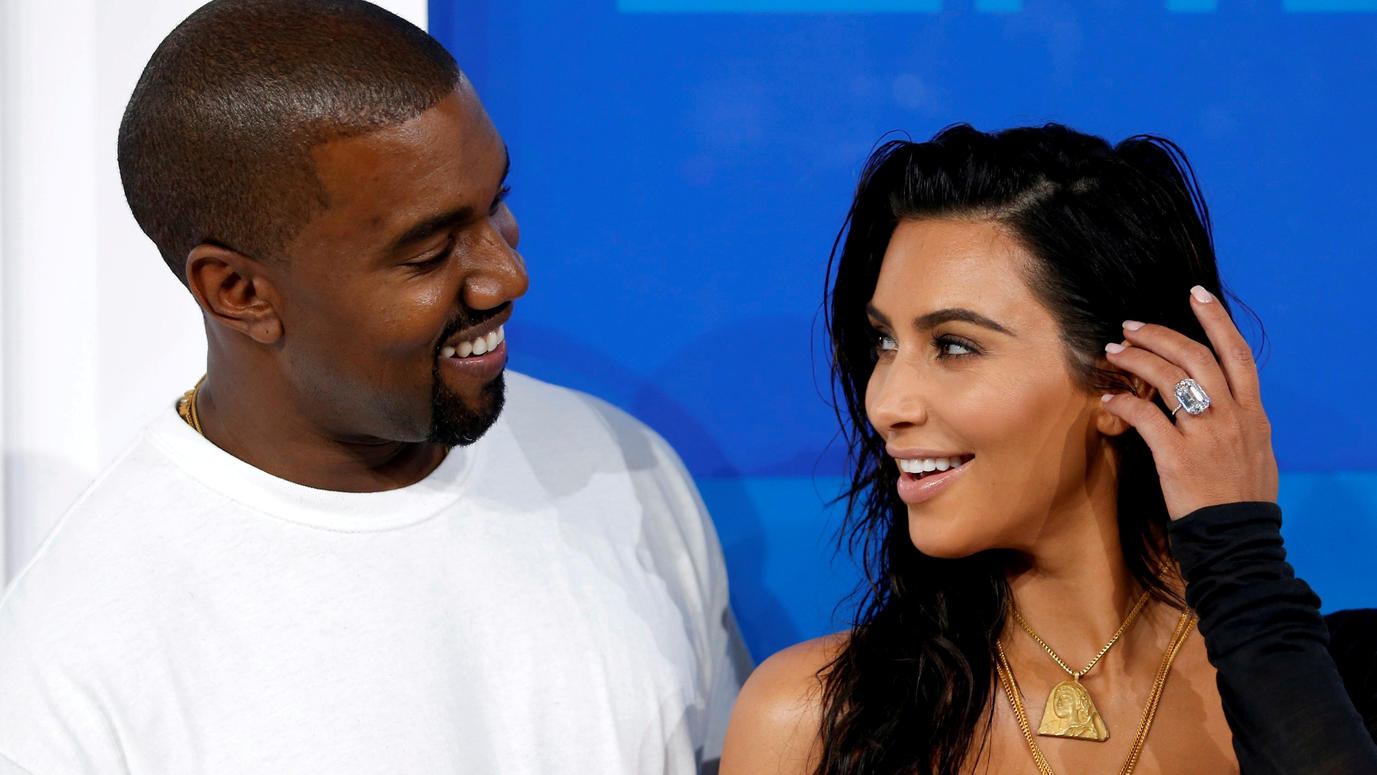 Kim Kardashians und Kanye Wests Waschbecken sorgt für Verwunderung Kanye West und Kim Kardashian stehen auf Luxus.