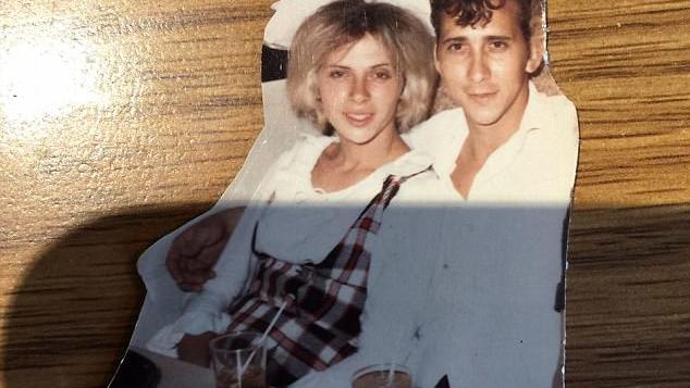 Scarlett Johansson nimmt älteste Doppelgängerin mit auf den roten Teppich Geraldine (72) sieht Scarlett Johansson zum Verwechseln ähnlich