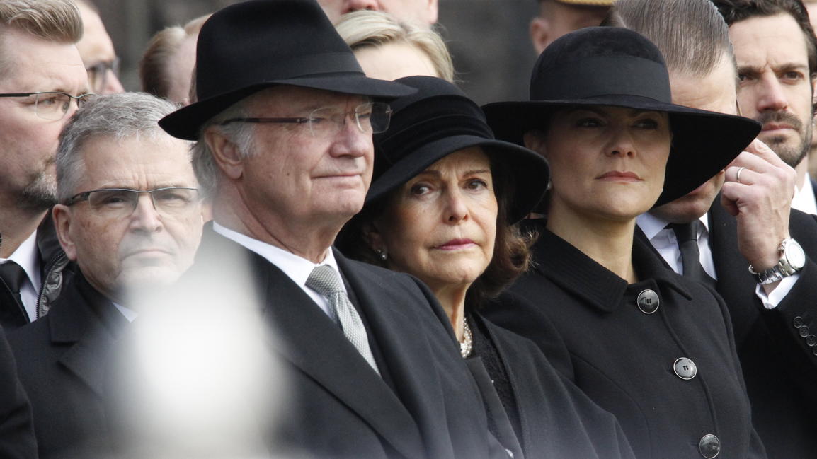 Silvia und Victoria von Schweden trauern um enge Weggefährtin Victoria und Silvia von Schweden in Trauer