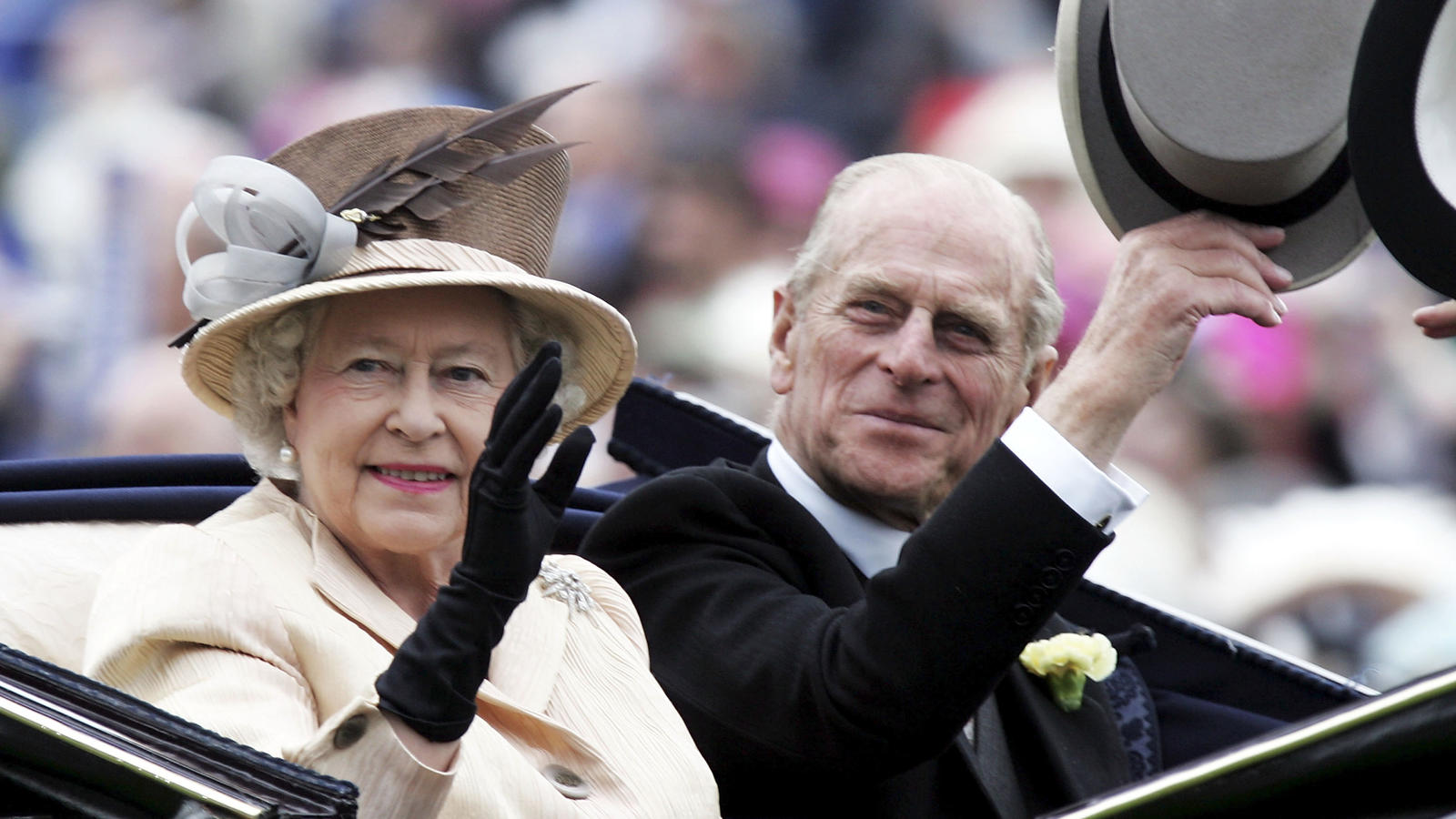 Prinz Philip und Prinz Daniel: Der Fluch der royalen Schattenmänner Die Queen mit ihrem Ehegatten Prinz Philip