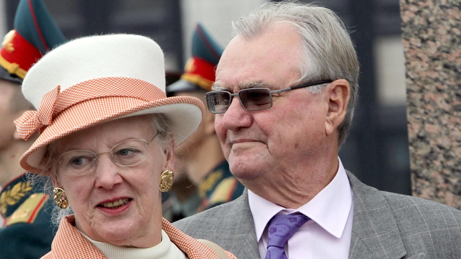 Prinz Henrik von Dänemark tobt: "Margrethe macht aus mir einen Narren!" Königin Margarethe und Prinz Henrik von Dänemark