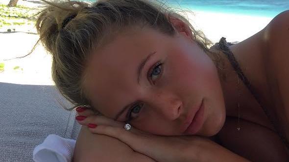 Alena Gerber löst mit ihrem ersten Baby-Posting einen Shitstorm aus Alena Gerber erntet Shitstorm.