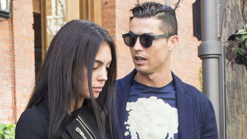 Cristiano Ronaldo: Ärger um Nacktfotos seiner Freundin Cristiano Ronaldo mit Freundin Georgina