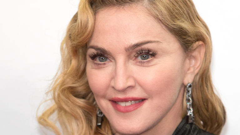 Madonna: Tochter Estere ist mit 8 Jahren schon ein richtiges Gesangstalent Popsängerin Madonna ist stolz auf das Gesangstalent ihrer Tochter Estere.