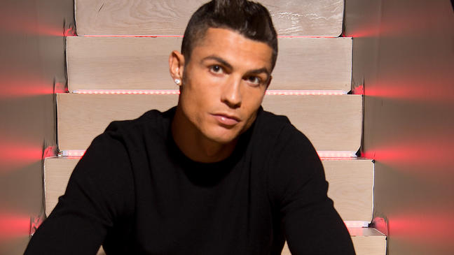 Cristiano Ronaldo zeigt neues Bild seiner Zwillinge: So groß sind Mateo und Eva schon Cristiano Ronaldo ist inzwischen dreifacher Papa
