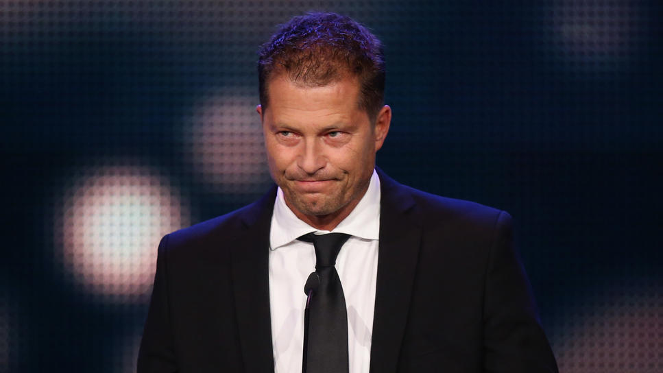 Neuer Facebook-Ausraster von Til Schweiger: "Hate-Posts very welcome!" Til Schweiger legt sich im Netz mit den Usern an