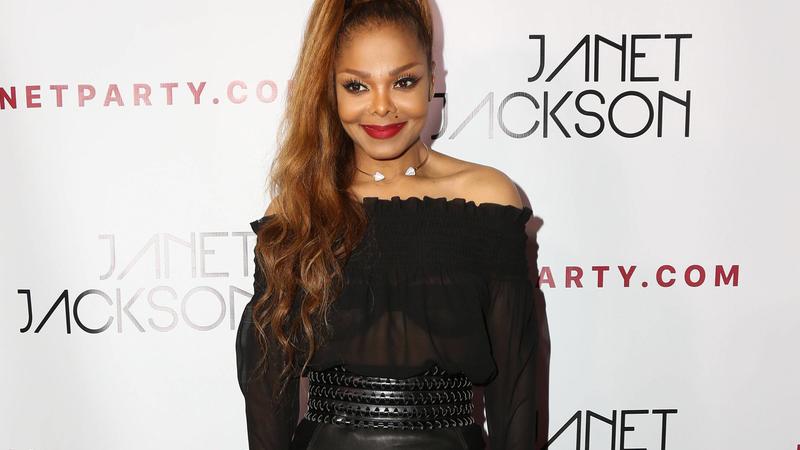 Janet Jackson ist zurück: Hammer-Figur im Hammer-Look! Janet Jackson auf dem ersten roten Teppich nach der Geburt ihres Sohnes.