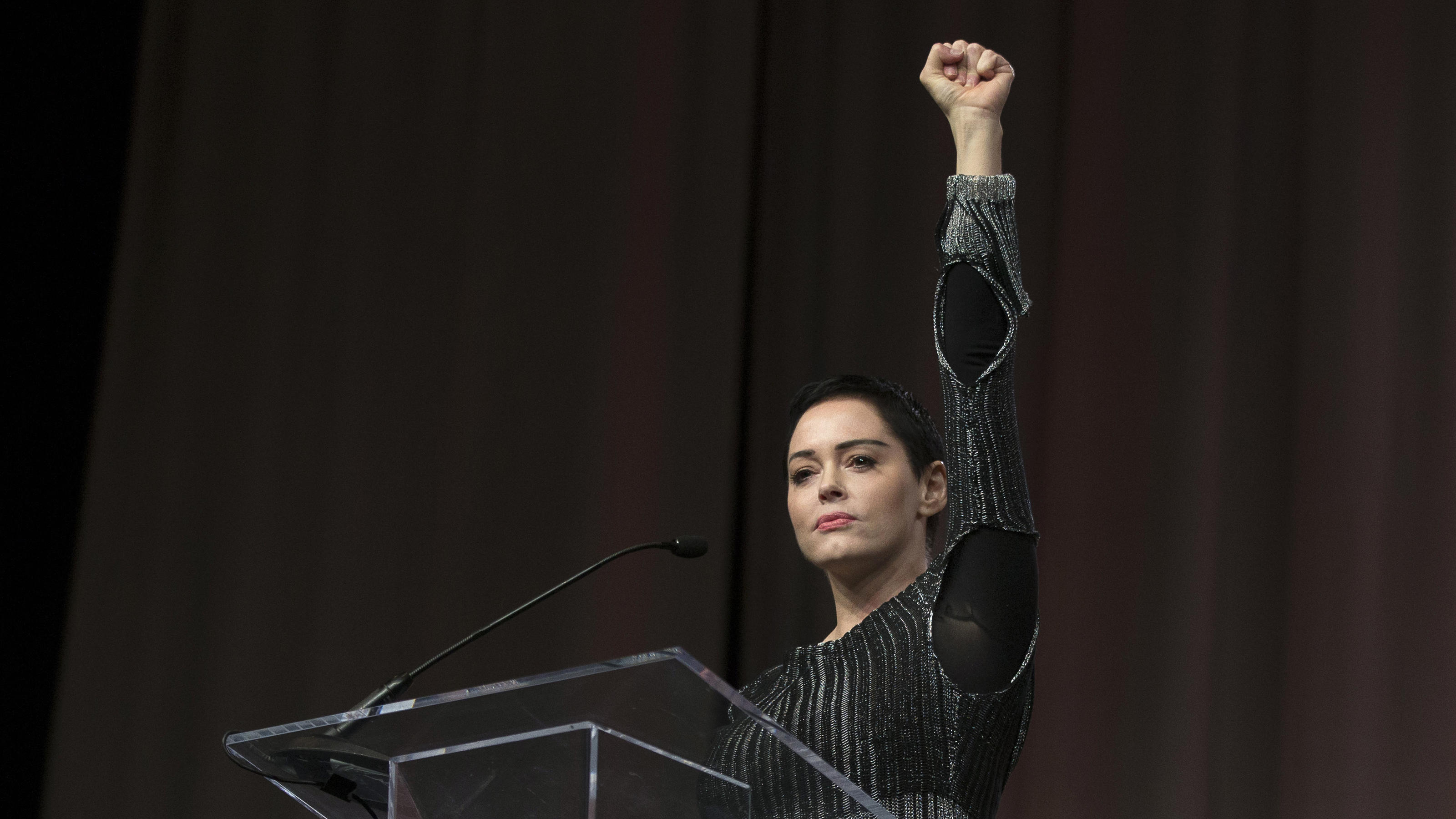 Rose McGowan ist zurück: Ihr eindringlicher Appell an alle Frauen Schauspielerin Rose McGowan hat eine flammende Rede gehalten