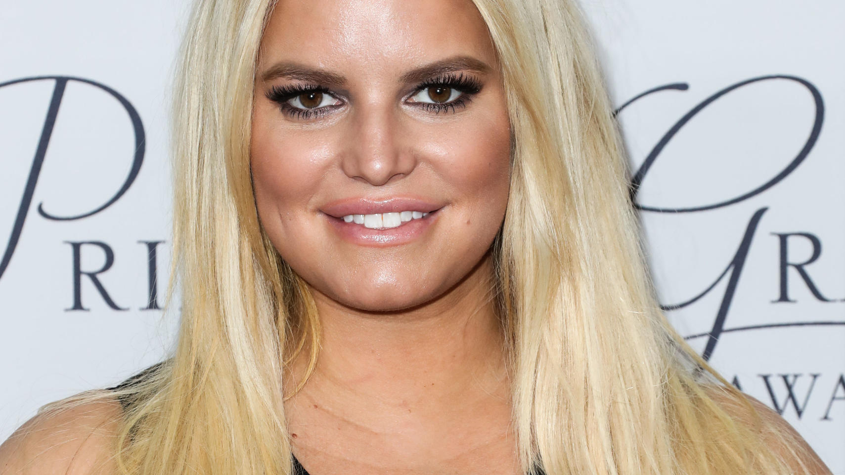 Jessica Simpson feiert ihren 39. Geburtstag mit freizügigem Outfit HOLLYWOOD, LOS ANGELES, CA, USA - OCTOBER 24: Singer/actress Jessica Simpson arrives at the 2017 Princess Grace Awards Gala Kickoff Event held at Paramount Studios on October 24, 2017 in Hollywood, Los Angeles, California, United States. (Photo by Xa