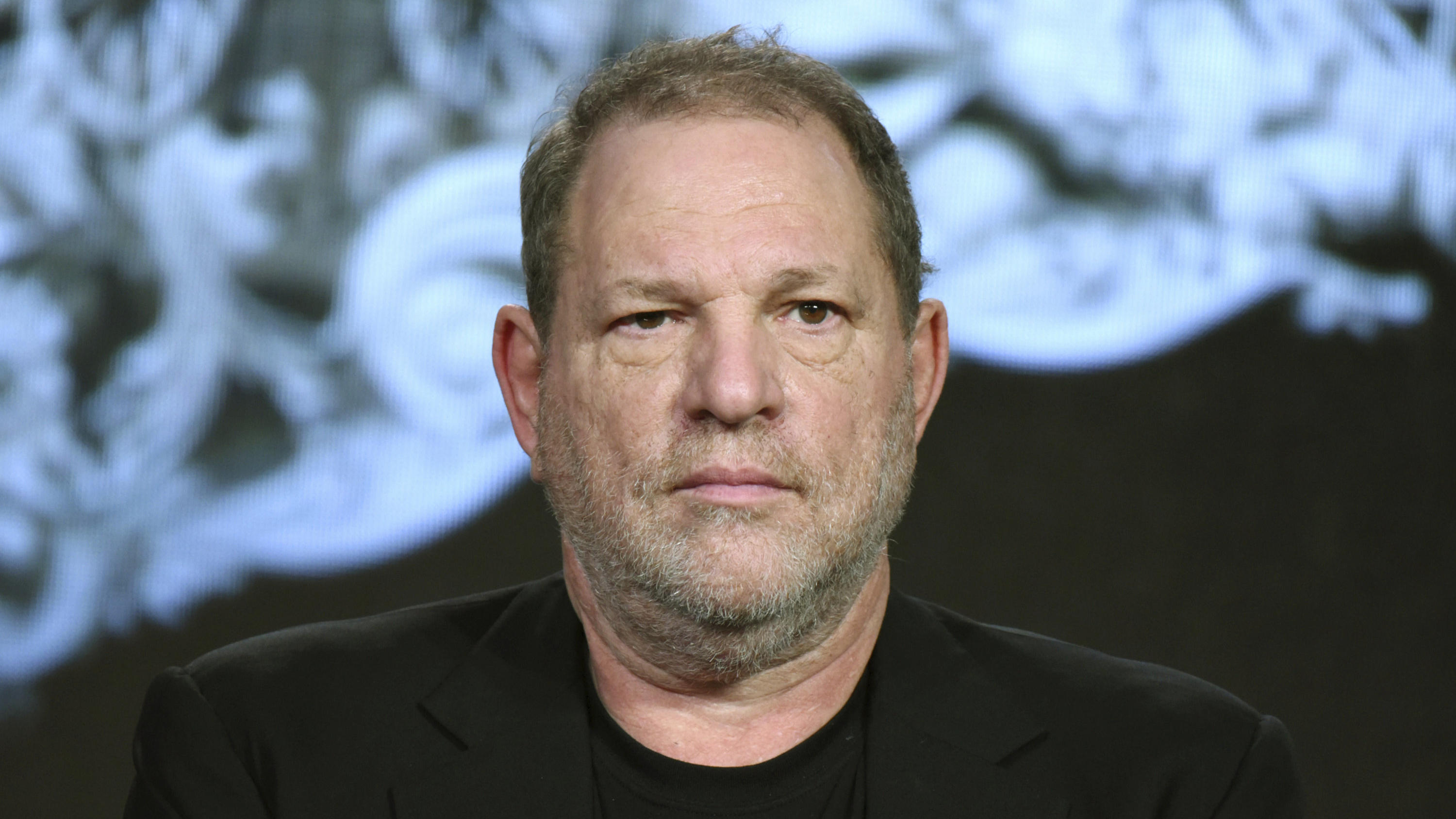 Harvey-Weinstein-Skandal als Inspiration für 'Law & Order: Special Victims Unit' ARCHIV - Der Filmproduzent Harvey Weinstein, aufgenommen am 06.01.2016 in Pasadena (USA). Weinstein hat nach einem Medienbericht private Sicherheitsfirmen angeheuert, um Informationen über die Frauen zu sammeln, die ihm sexuelle Belästigung und Missb