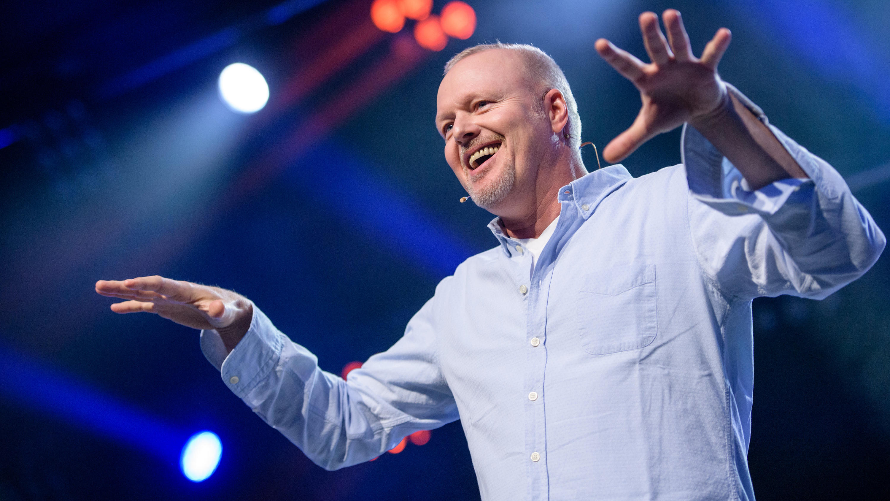 Leni Klum und Freund Aris feiern ihren dritten Jahrestag Entertainer Stefan Raab spricht am 24.09.2017 bei der Eröffnung vom Unternehmensgründer- und Investorentreffen Bits & Pretzels in München (Bayern). Das Start-up-Festival läuft noch bis zum 26.09.2017. Foto: Matthias Balk/dpa +++(c) dpa - Bildfunk+++