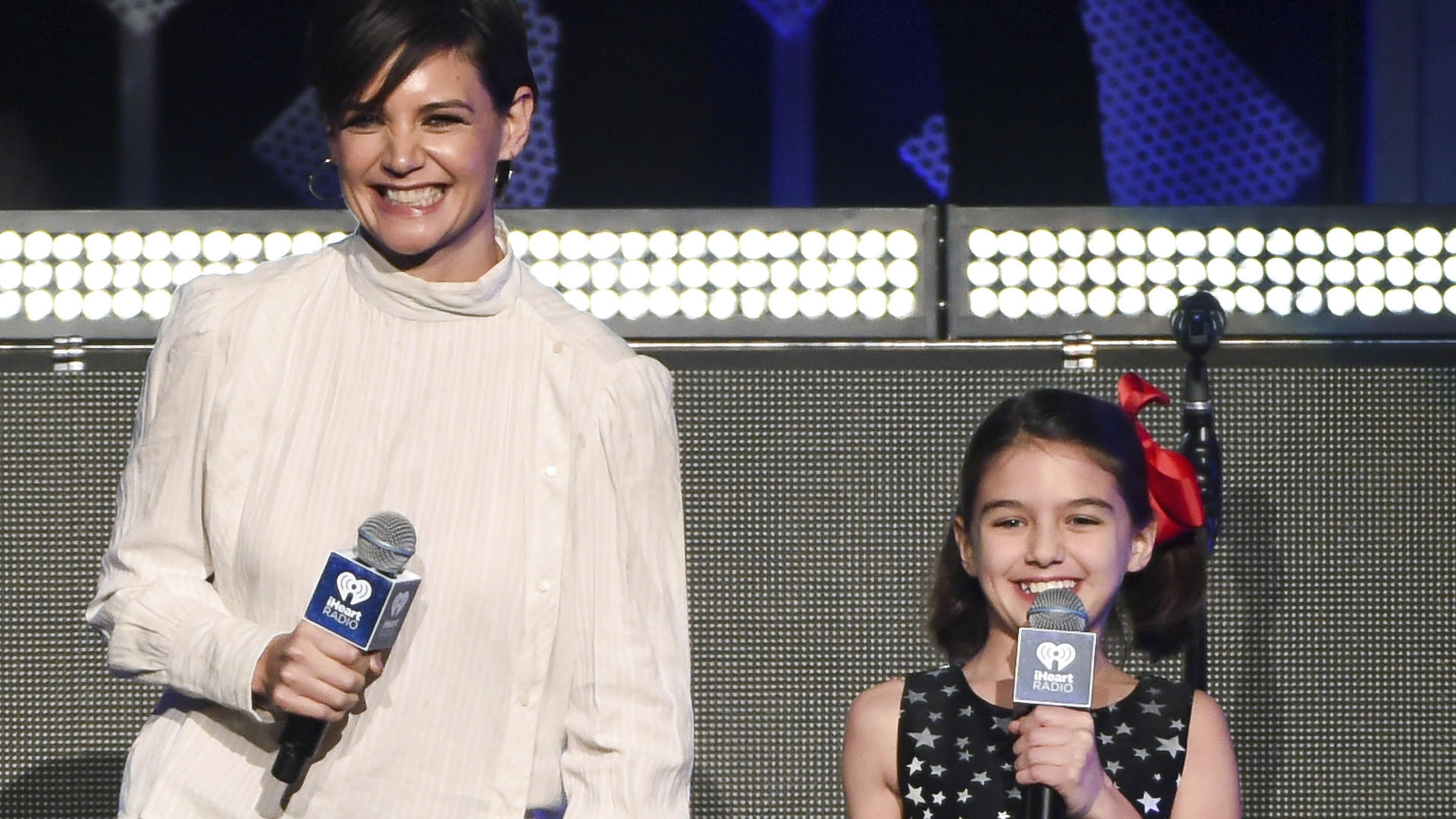 Gemeinsames Projekt von Katie Holmes und Tochter Suri Cruise: „Sie ist sehr, sehr talentiert!“ Katie Holmes und Suri Cruise machen gemeinsame Sache.