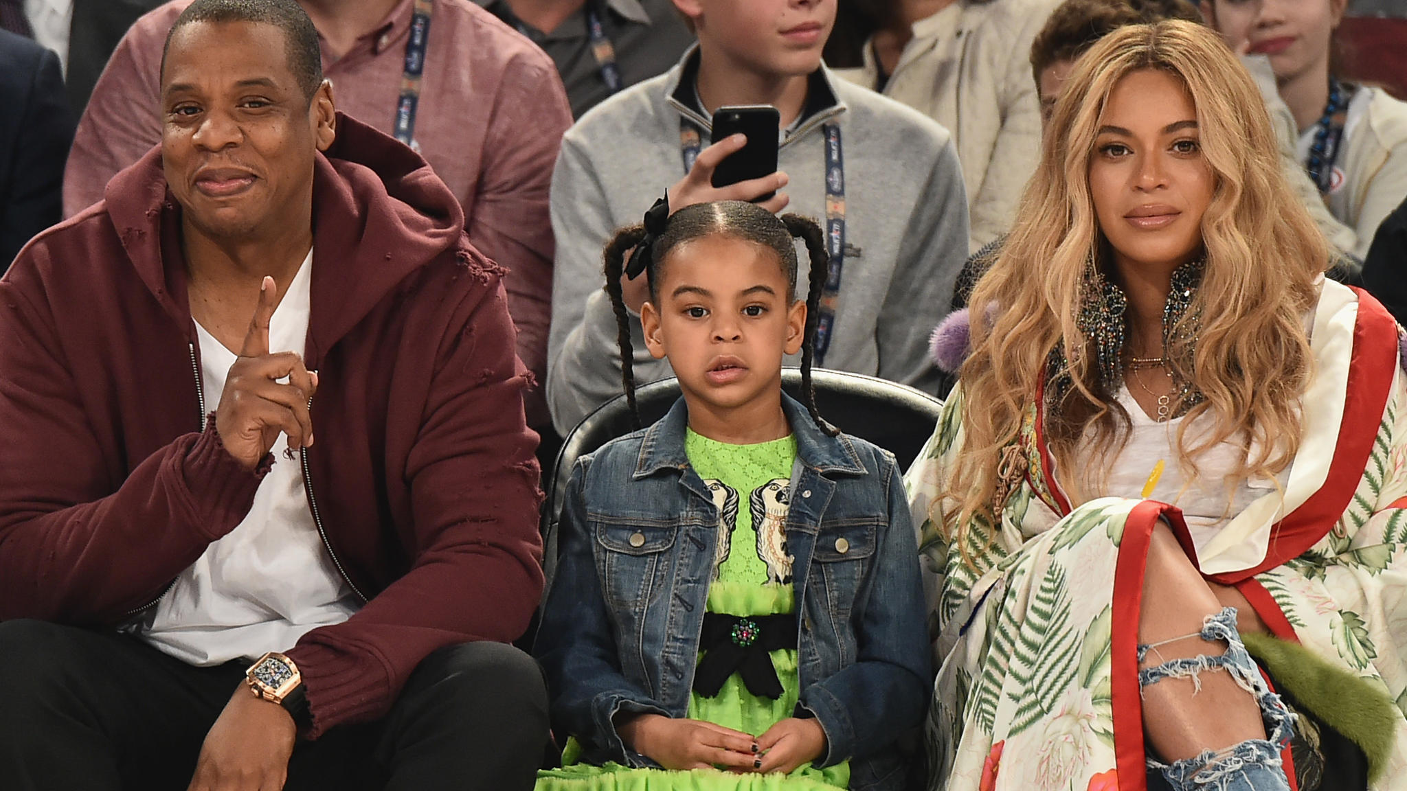 Jay-Z: Beyoncé und Blue Ivy in neuem Musikvideo zu sehen Jay Z, Blue Ivy Carter und Beyoncé