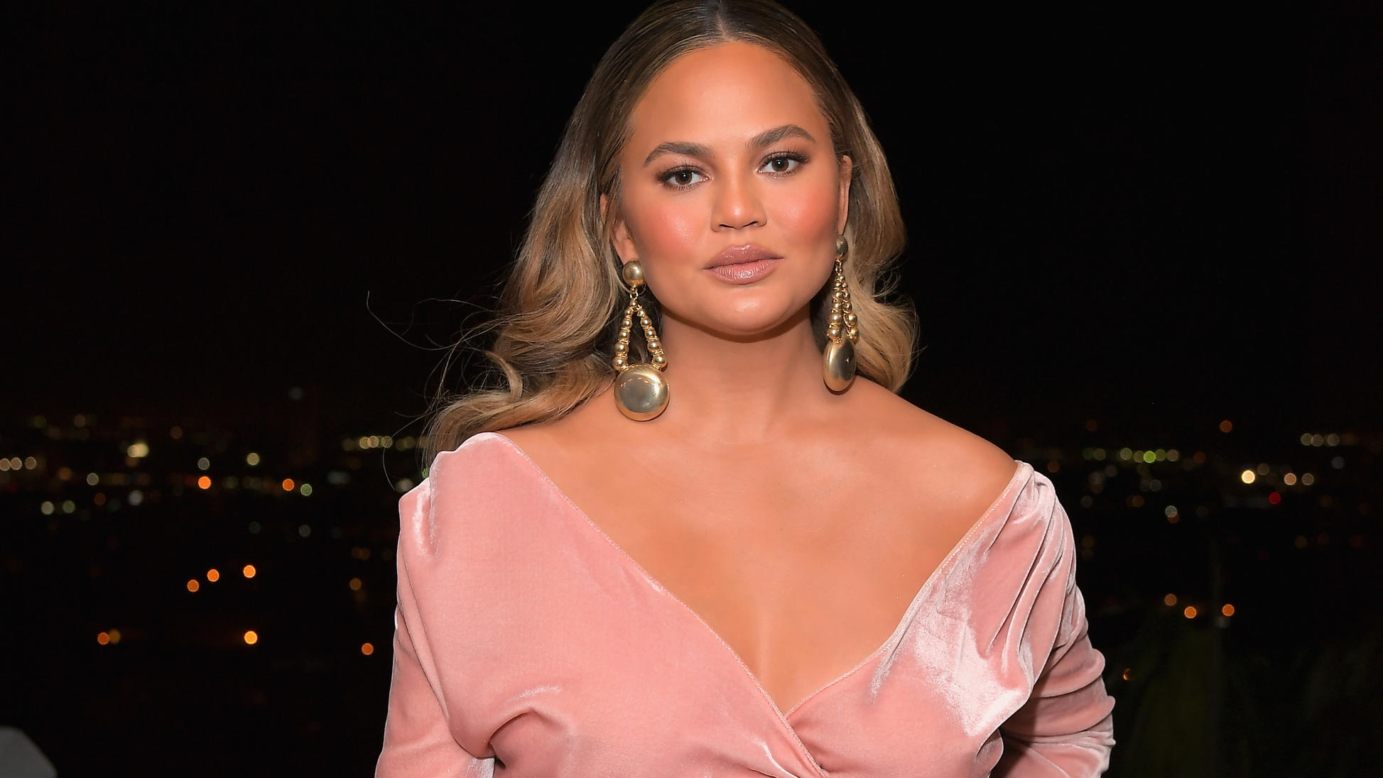 Chrissy Teigen verzweifelt am Babynamen Chrissy Teigen verzweifelt bei der Suche nach einem Namen für ihr Baby
