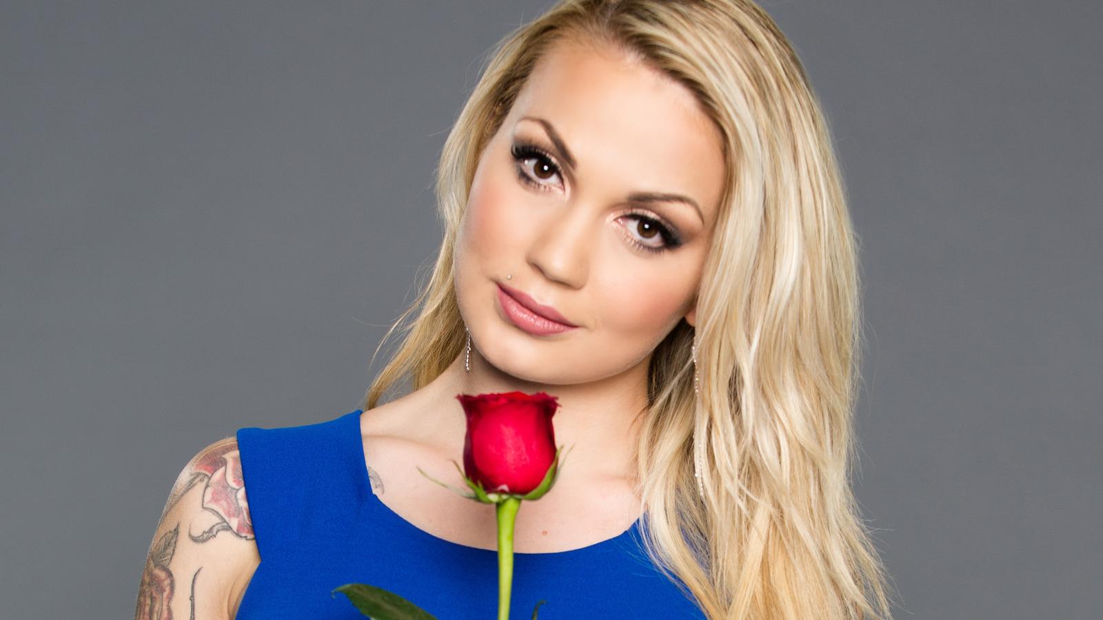 'Bachelor'-Kandidatin Angie bestätigt heimliche Schwangerschaft Beim Bachelor ist Angie in der ersten "Nacht der Rosen" rausgeflogen.