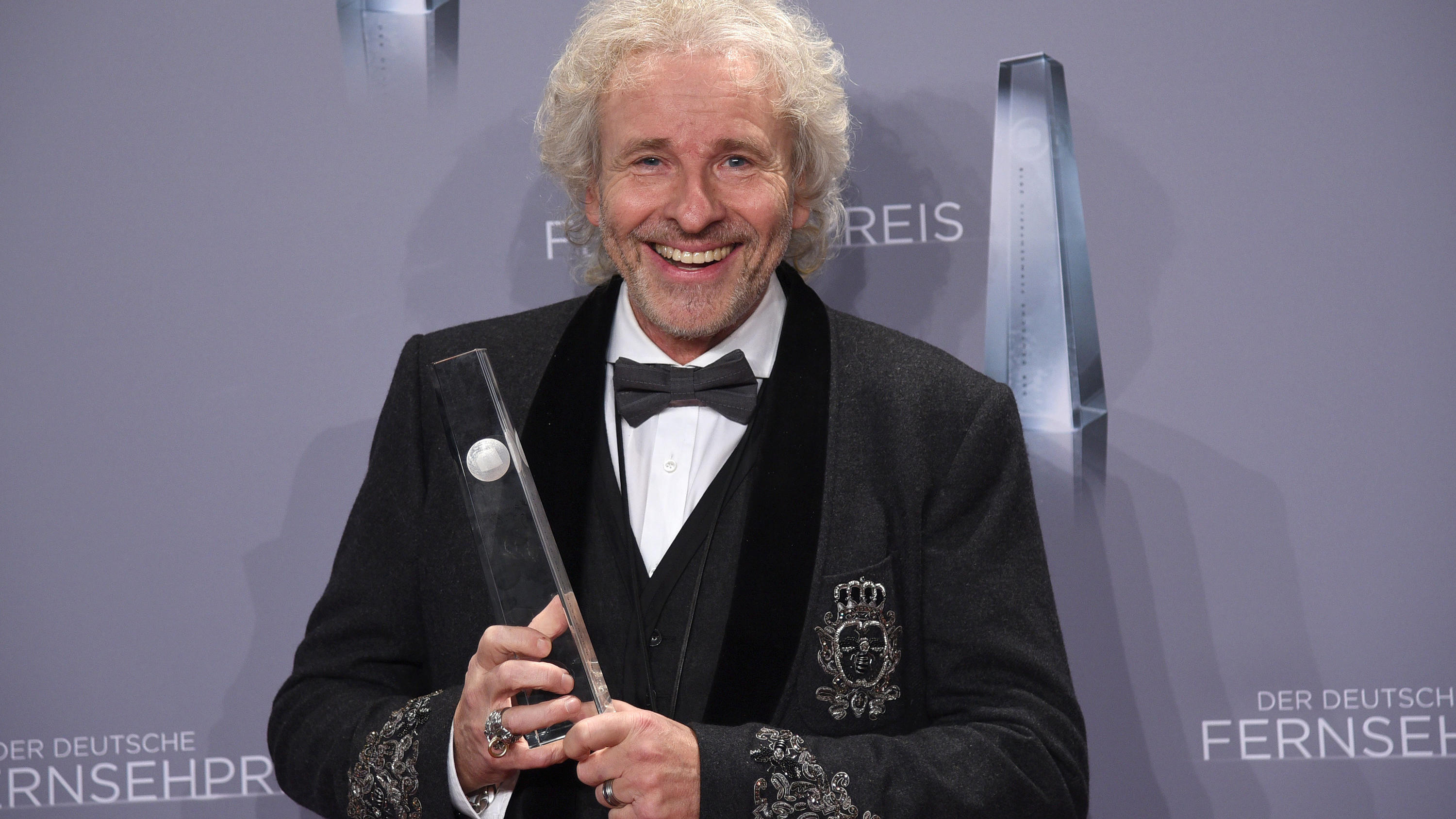 Thomas Gottschalk, Tom Tykwer und Co. räumen beim Deutschen Fernsehpreis ab 26.01.2018, Nordrhein-Westfalen, Köln: Thomas Gottschalk erhält den Fernsehpreis für sein Lebenswerk bei der Verleihung des 19. Deutschen Fernsehpreises im Kölner Palladium. Foto: Henning Kaiser/dpa +++ dpa-Bildfunk +++