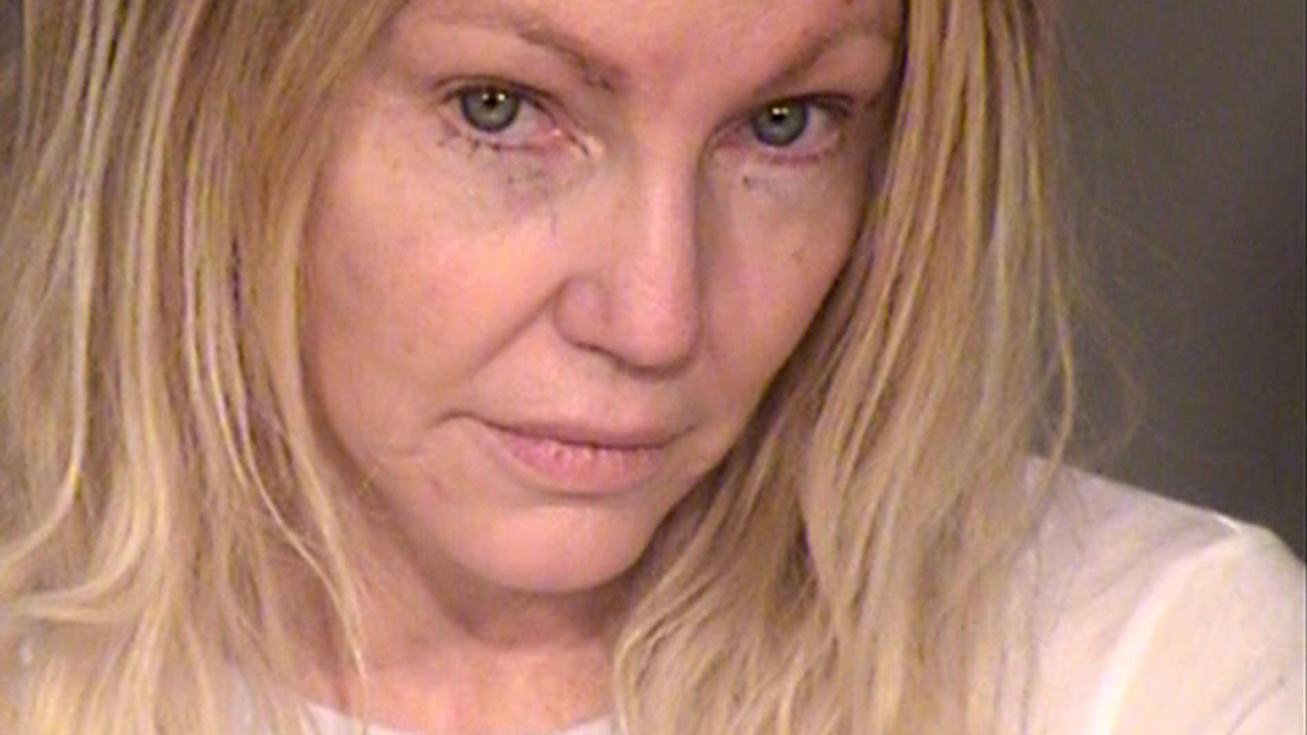 US-Star Heather Locklear soll wieder in einer Klinik sein Actress Heather Locklear was arrested in California after an alleged domestic violence incident with her boyfriend. Locklear, 56, was arrested by police on Sunday in Thousand Oaks, California, and booked in Ventura County jail in the early hours of M