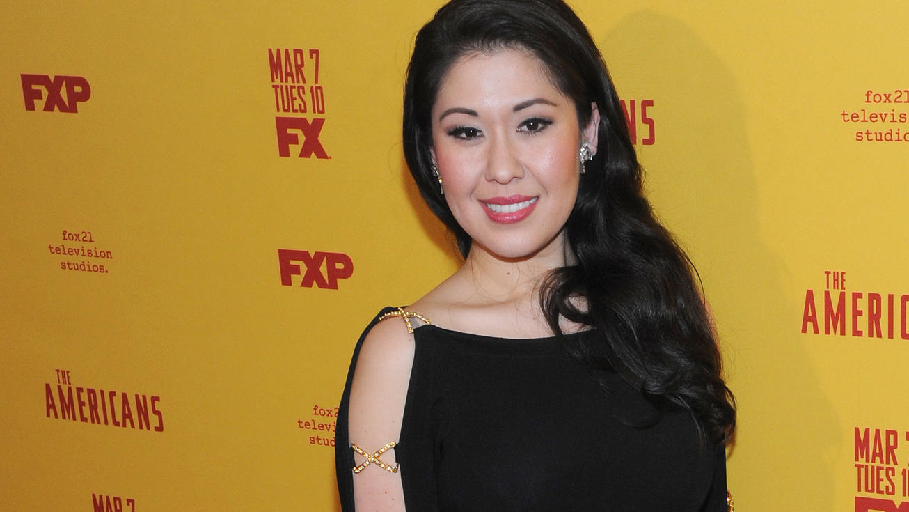 Ruthie Ann Miles: Dorothy Bruns, die ihre Tochter überfuhr, nahm sich das Leben The actress - who has appeared in TV series The Americans and won a Tony Award in 2015 for her performance in The King and I - is in hospital in New York after a horrific incident in which a driver ran a red light, hitting her, her daughter, a close