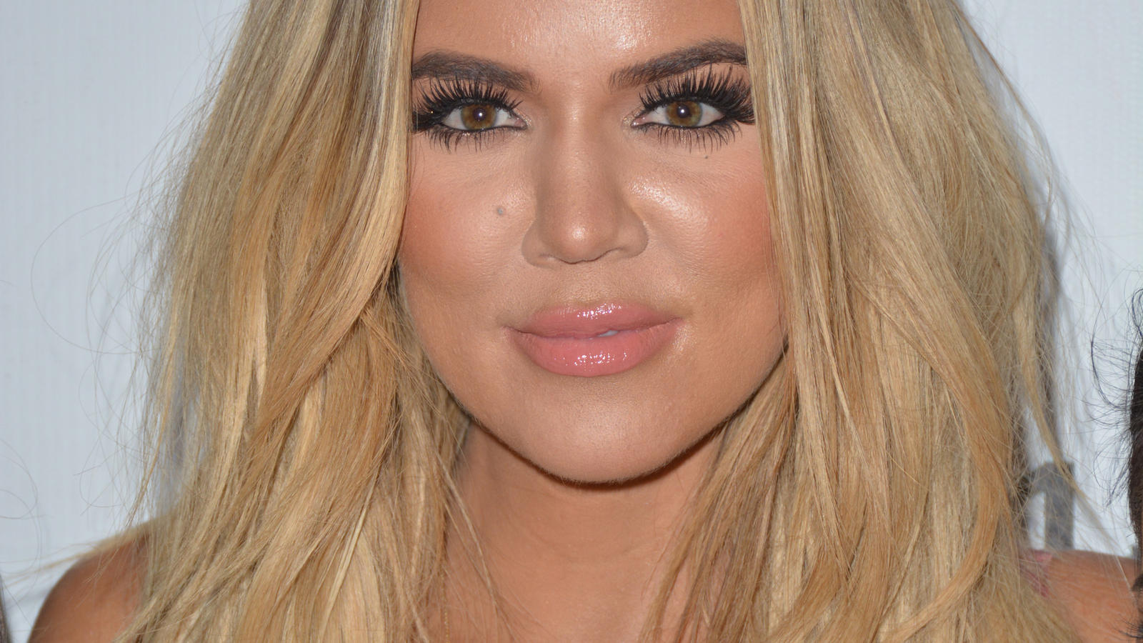 Khloé Kardashian: Sexy Babybauchfoto im XXL-Format Für 'good american' präsentiert sich Khloé Kardashian mit Babybauch