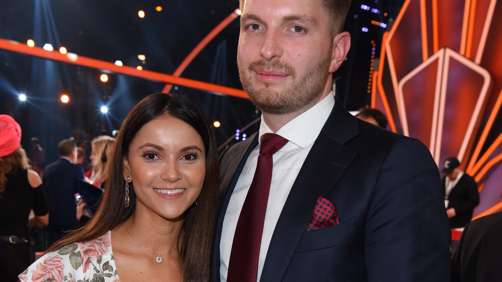Dschungelcamp-Kandidatin Kattia Vides und Politiker Patrick Weilbach zeigen sich gemeinsam öffentlich Kattia Vides mit Patrick Weilbach gemeinsam im Publikum bei 'Let's Dance'