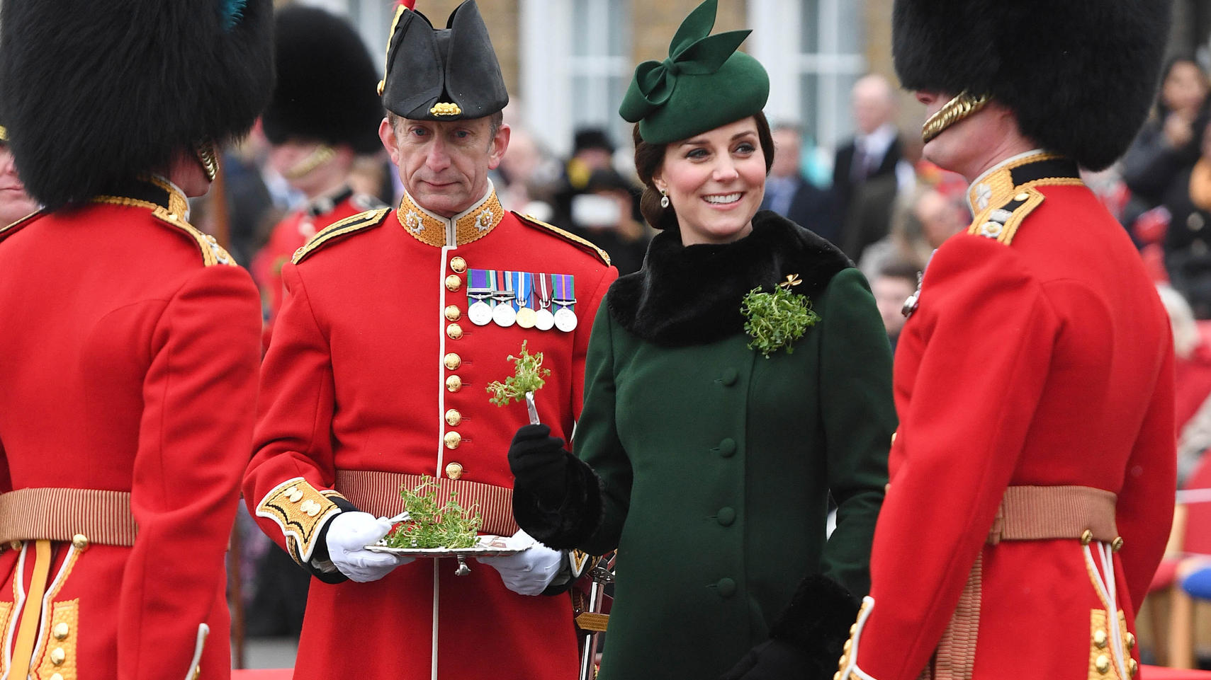 Ganz in Grün: Herzogin Kate und Prinz William feiern St. Patrick's Day Herzogin Kate bei einer St. Patrick's Day-Parade