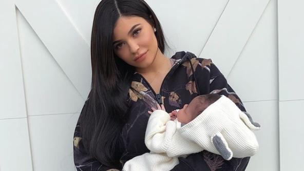 Im Privatjet um die Welt - Das abgefahrene Luxus-Leben von Kylie Jenners Tochter Stormi Kylie Jenner verwöhnt ihre Baby-Tochter Stormi