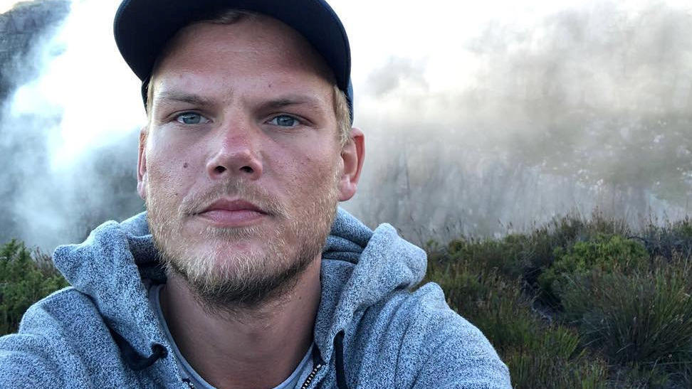Freundin von verstorbenem Avicii kassiert Shitstorm für Foto mit neuem Freund DJ Avicii
